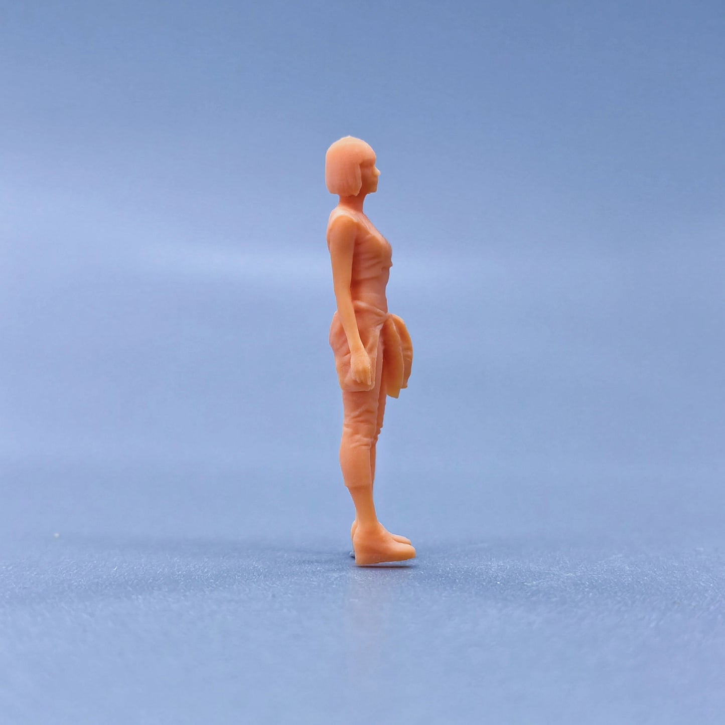 1/64 1/43 Figurines Scale Model Resin Short Hair Trend Girl Uncolored Miniatures Diorama Hand-painted L219