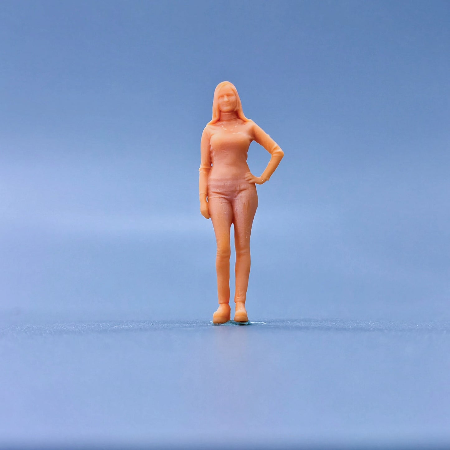 1/64 1/43 Figurines Scale Model Resin Standing Girl Uncolored Miniatures Diorama Hand-painted L116