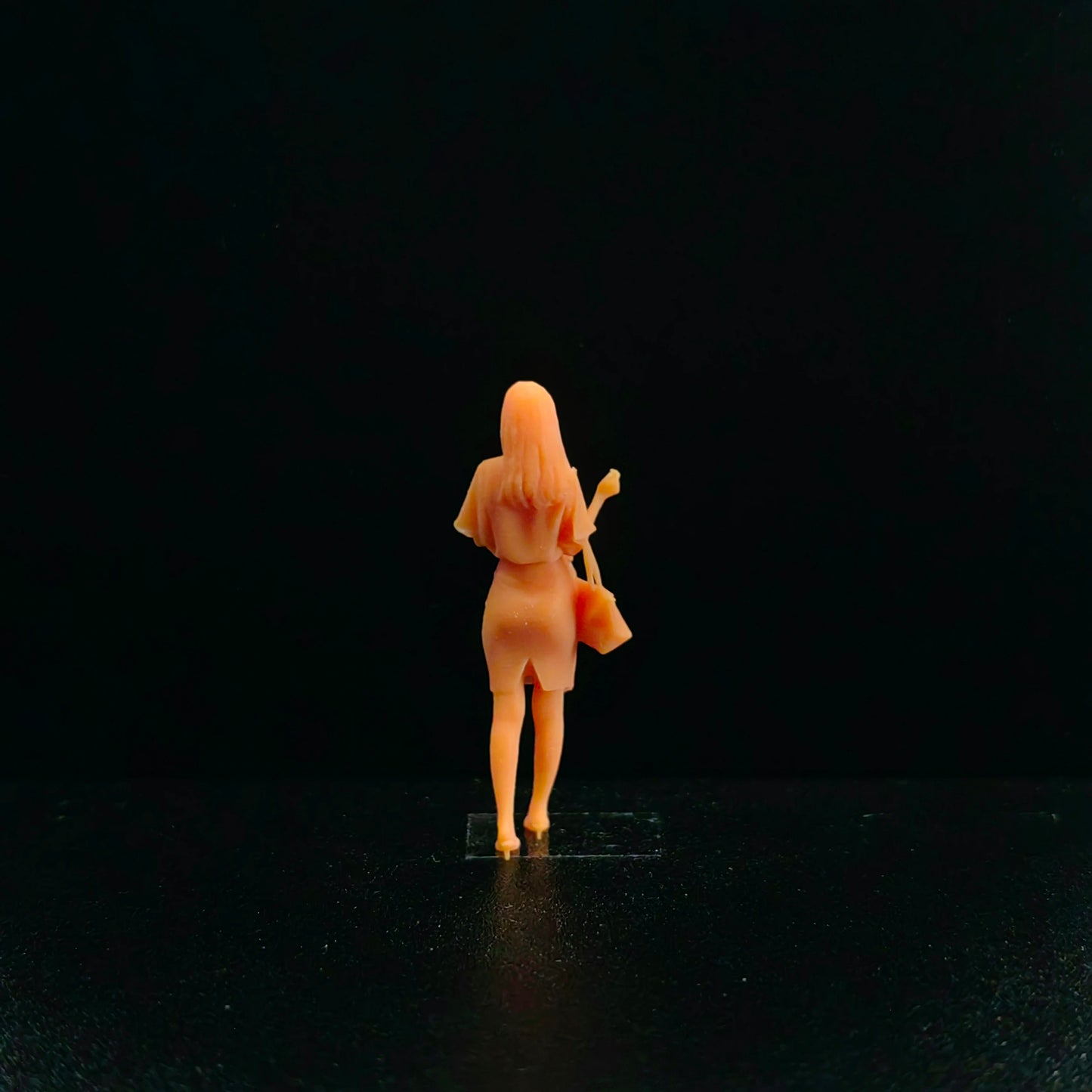 1/64 1/43 Scale Model ResinWalking Position Twisting Professional Skirt GirlUncolored Miniature Diorama Hand-painted T601