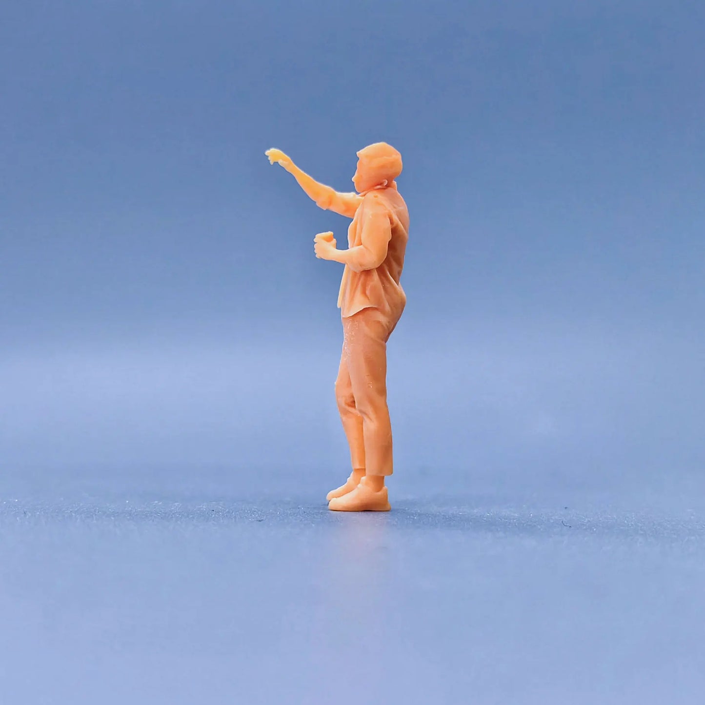 1/64 1/43 Scale Model Resin Take Coffee, Listen To The Phone and Say HelloUncolored Miniature Diorama Hand-painted S717