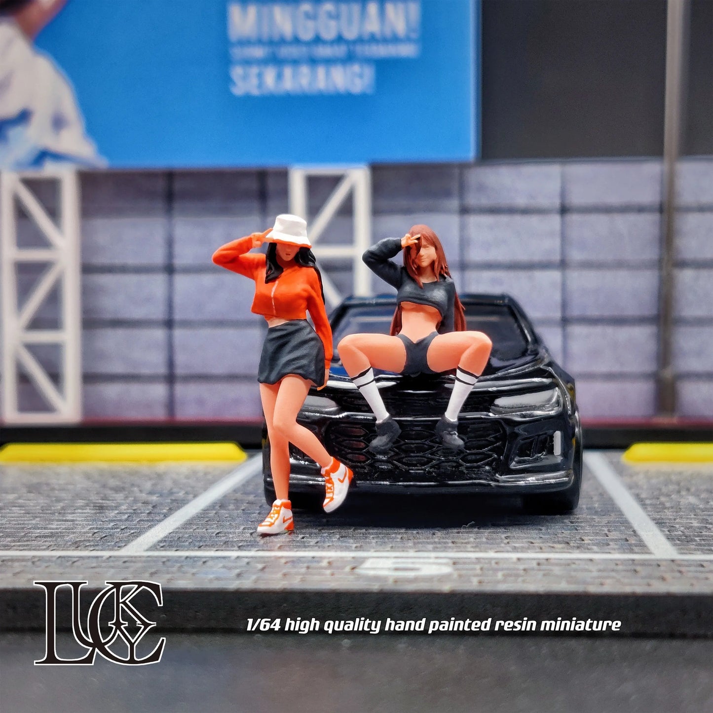 Lucky Studio Diorama 1/64 Scale Figurines Model Two Girls with Scissors Hands Collection Miniature Hand-painted