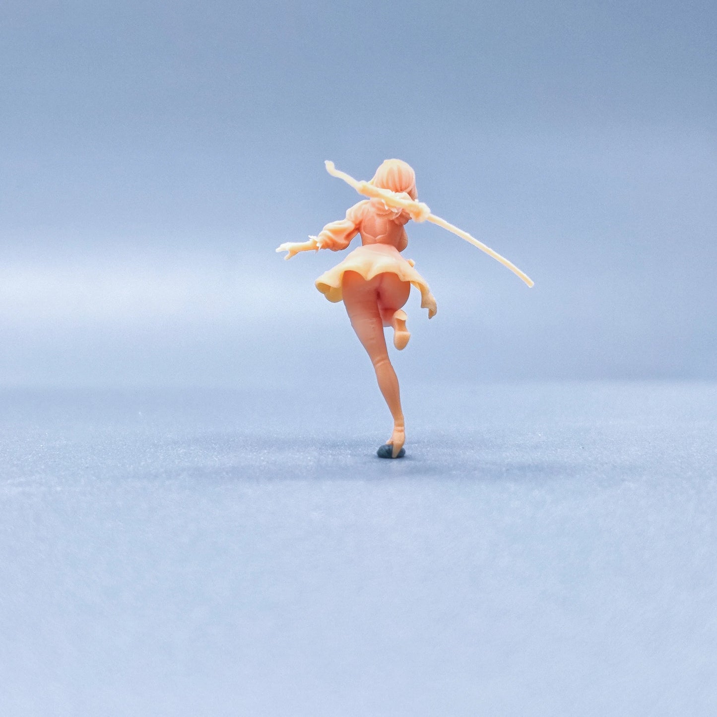 1/64 1/43 Figurines Scale Model Resin Standing Goddess Swords Uncolored Miniatures Diorama Hand-painted V714