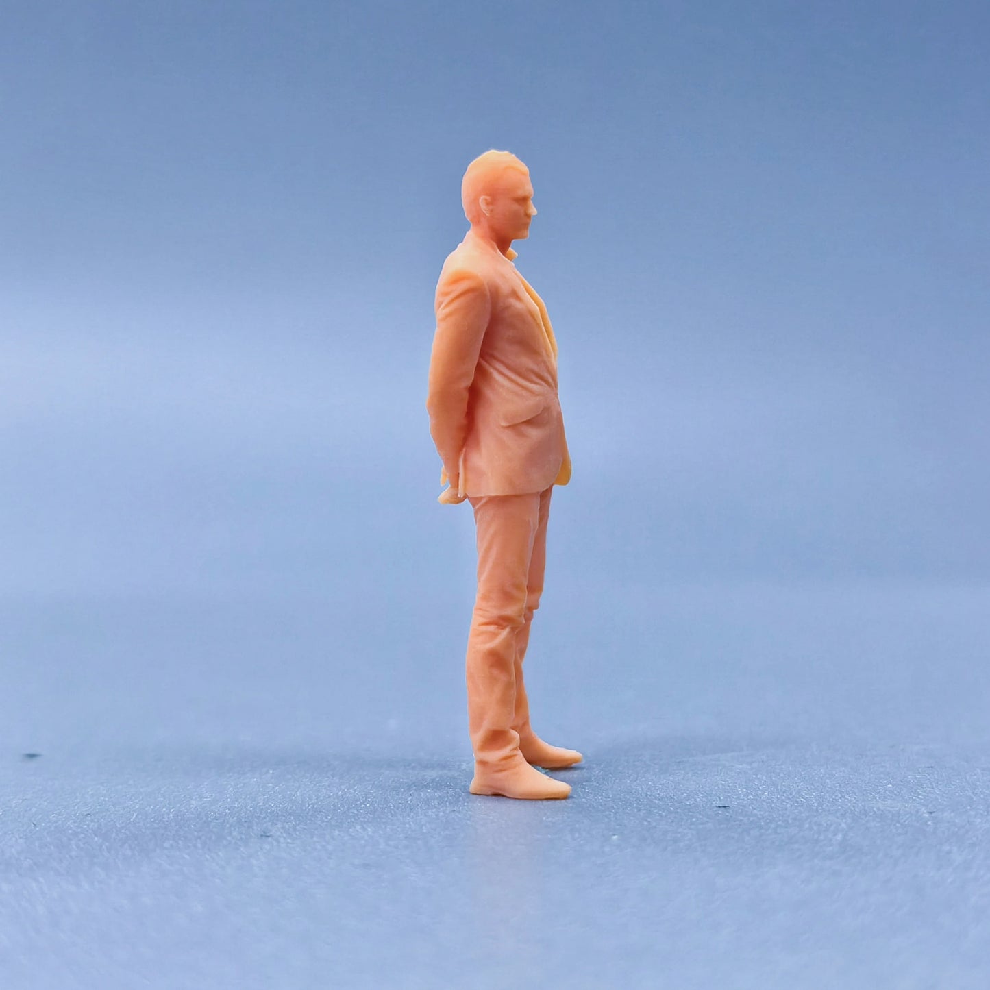 1/64 1/43 Figurines Scale Model Resin Middle Aged Man Uncolored Miniatures Diorama Hand-painted L313