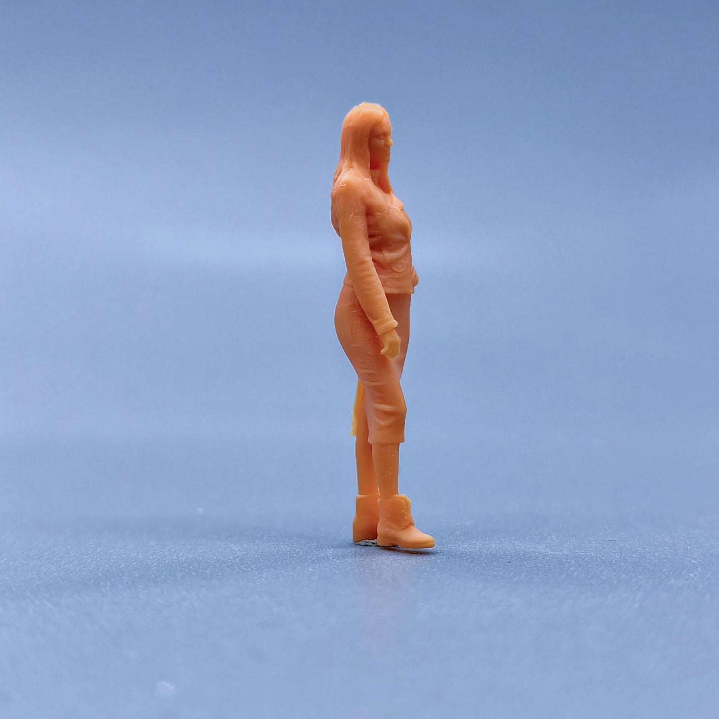1/64 1/43 Figurines Scale Model Resin Standing Female Uncolored Miniatures Diorama Hand-painted L120