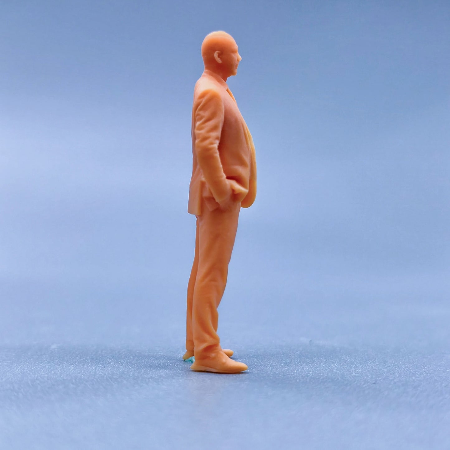 1/64 1/43 Figurines Scale Model Resin Suit Tie Hands in Pockets Man Uncolored Miniatures Diorama Hand-painted L224