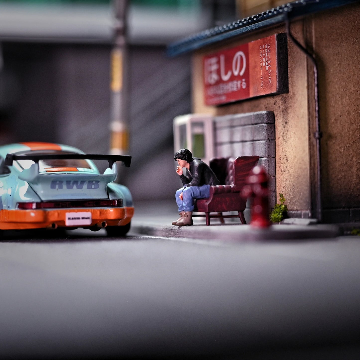EHC Model Diorama 1/64 Scale Figurines Model A Thinking Man & Sofa Chair Collection Miniature Hand-painted