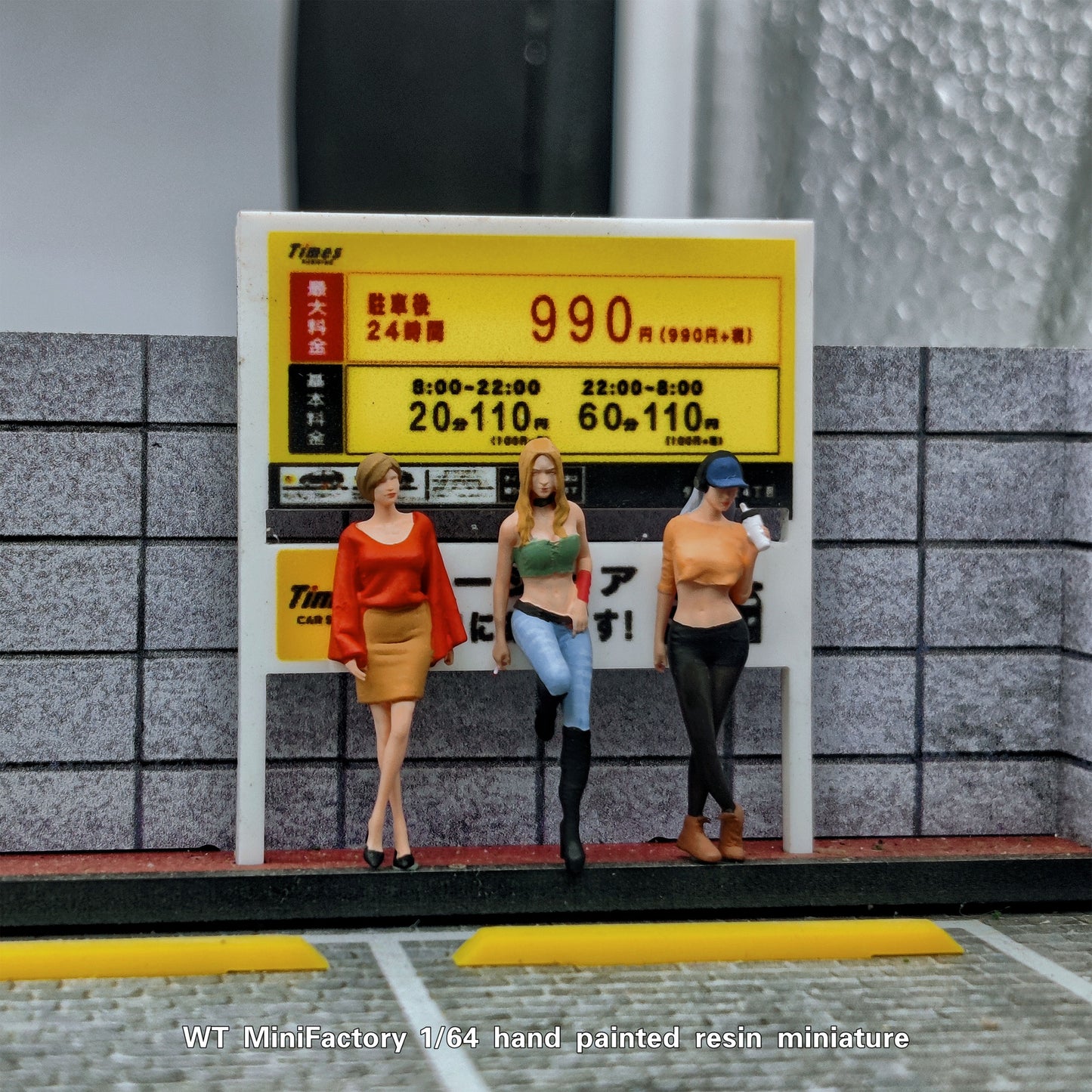 WT Minifactory 1/64 Scale Figurines Model  Beautiful Girls Waiting for The Bus Trio Collection Miniature Hand-painted