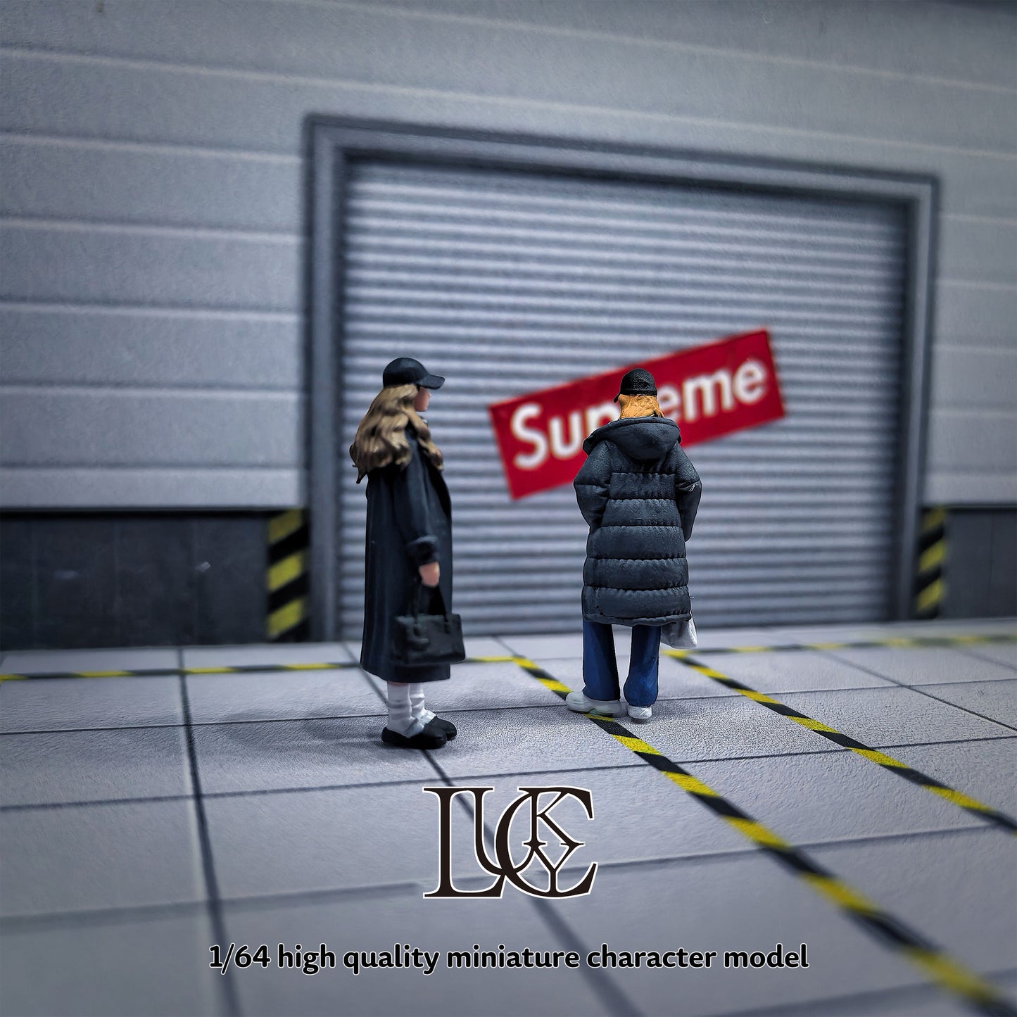 Lucky Studio 1/64 Scale Figurines Model Girl in A Long Winter Coat Duo Collection Miniature Hand-painted