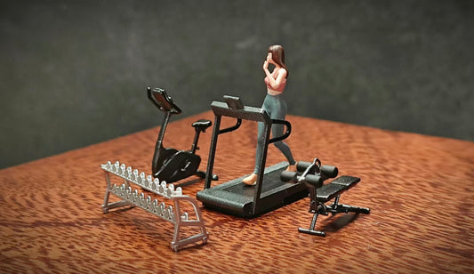 WX-MADE 1/64 Scale Figurines Model Gym with 4 Machines + 1 Mannequin Collection Miniature Hand-painted
