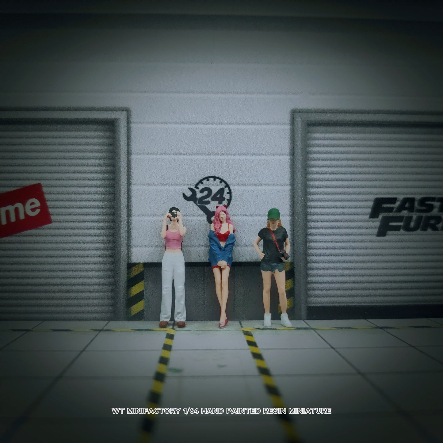 WT Minifactory 1/64 Scale Figurines Model Garage Photo Shoot Trio Collection Miniature Hand-painted