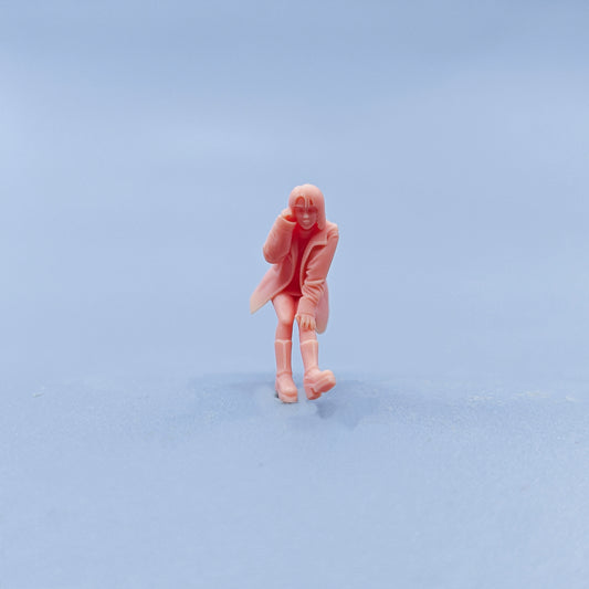 1/64 1/43 Figurines Scale Model Resin Touching The Ears Girl Uncolored Miniatures Diorama Hand-painted D821