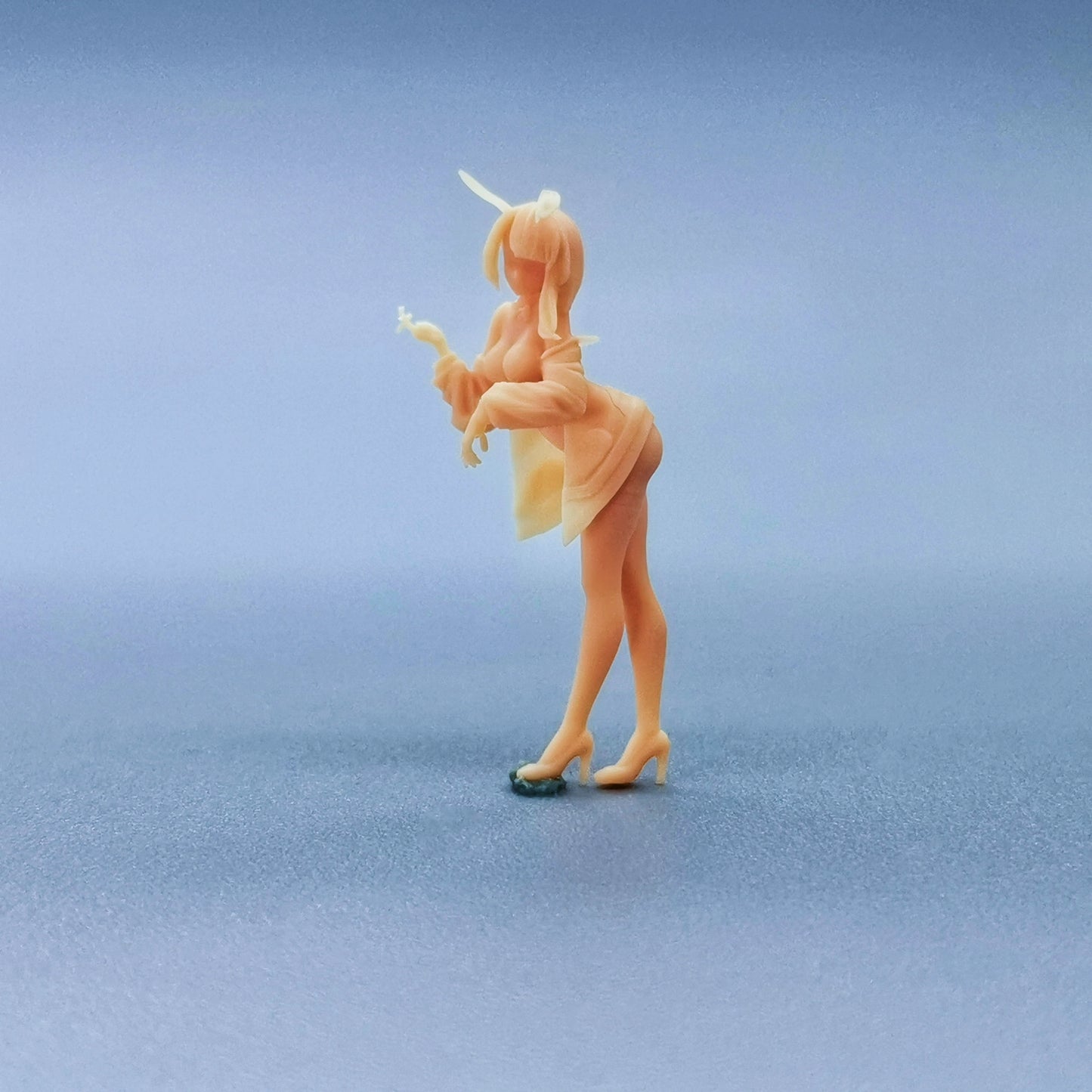 1/64 1/43 Figurines Scale Model Resin Bunny Girl Lucy Uncolored Miniatures Diorama Hand-painted C009