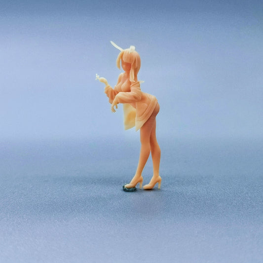 1/64 1/43 Figurines Scale Model Resin Bunny Girl Lucy Uncolored Miniatures Diorama Hand-painted C009