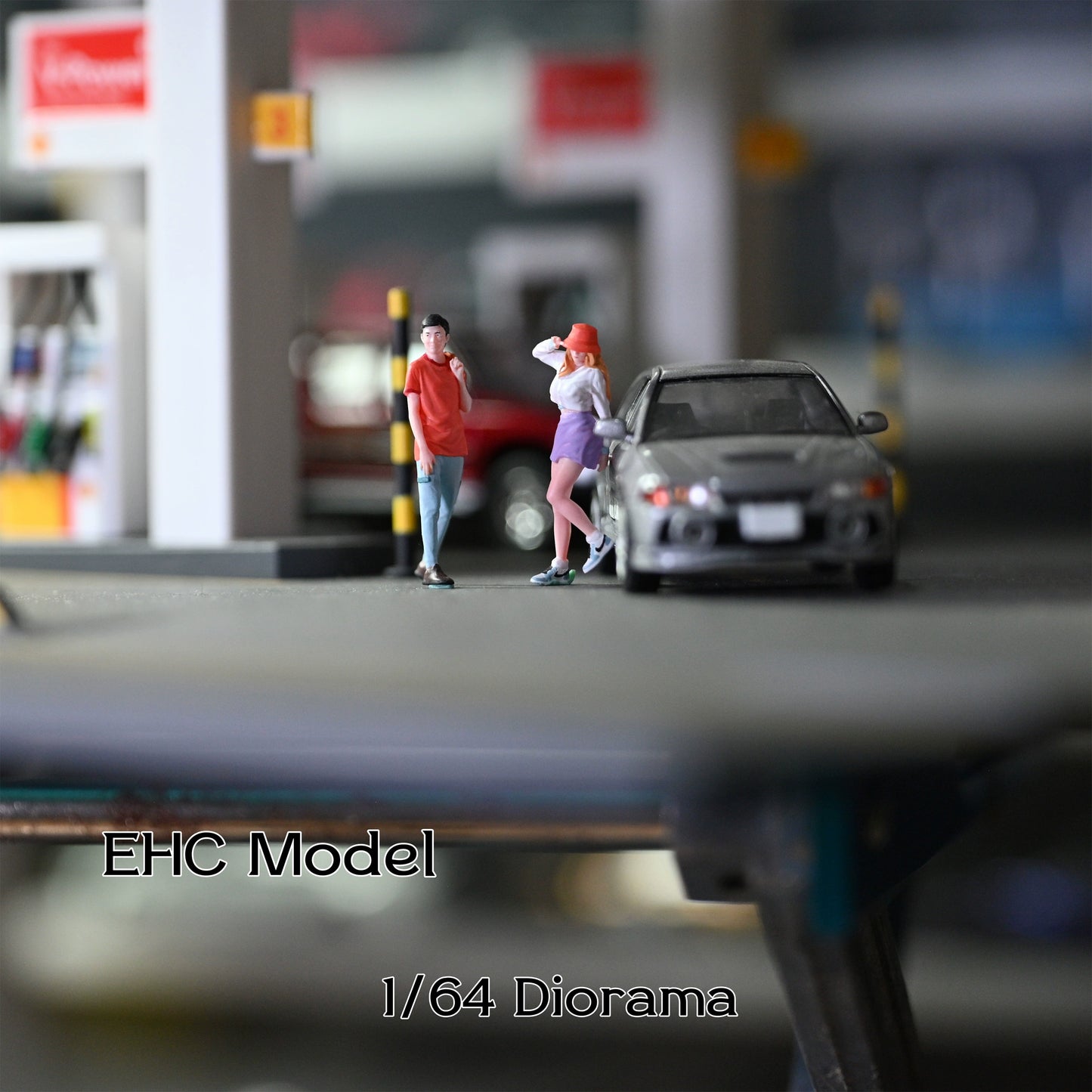 EHC Model 1/64 Scale Figurines Model Gas Station Men and Women Collection Miniature Hand-painted