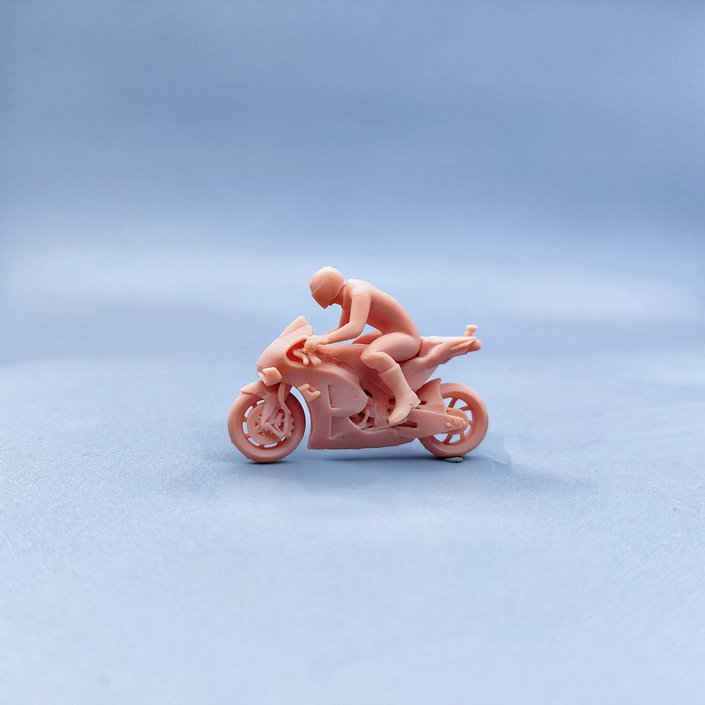 1/64 1/43 Figurines Scale Model Resin Racing Driver Riding Posture Uncolored Miniatures Diorama Hand-painted W601