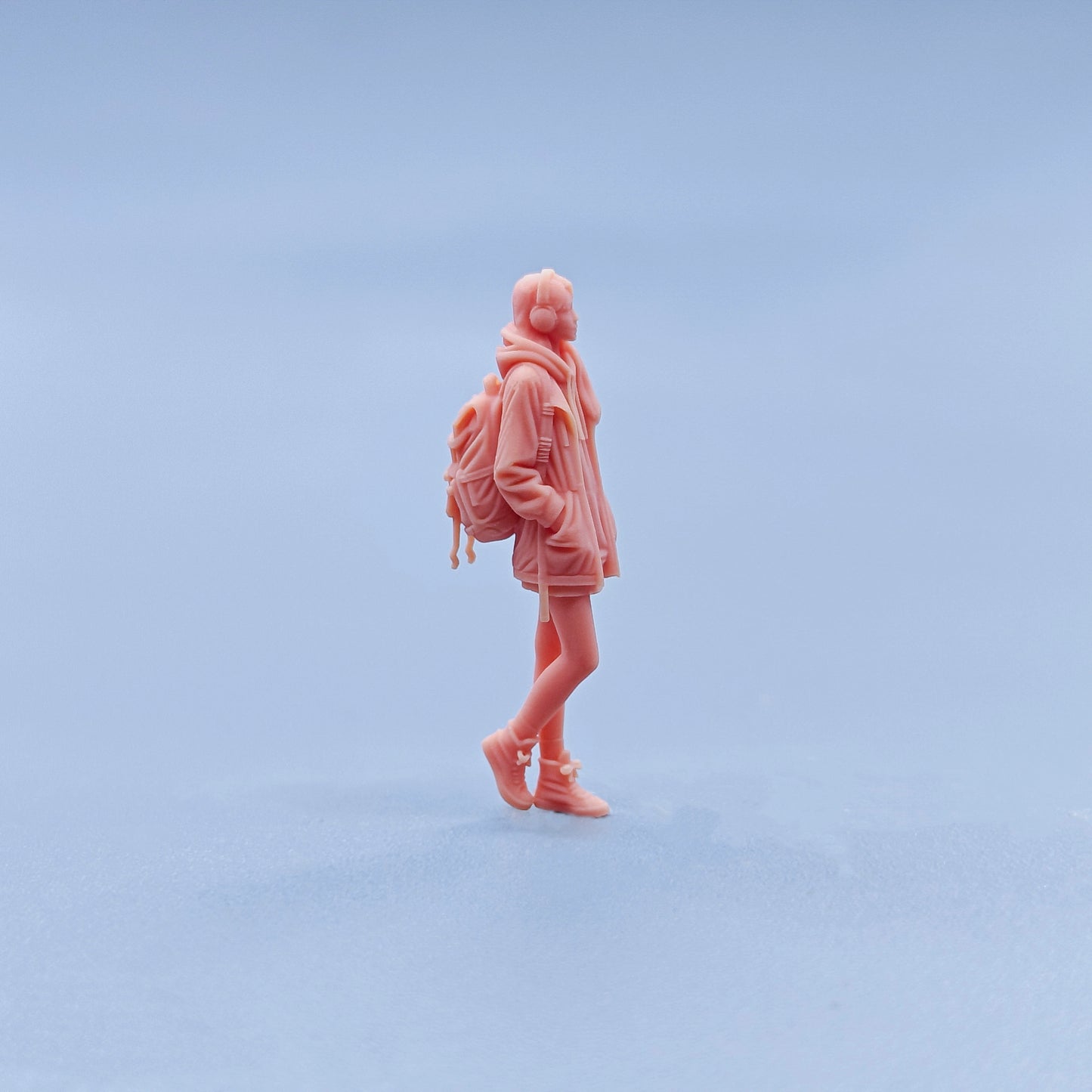 1/64 1/43 Figurines Scale Model Resin Earphone Backpack Beauty Uncolored Miniatures Diorama Hand-painted D703