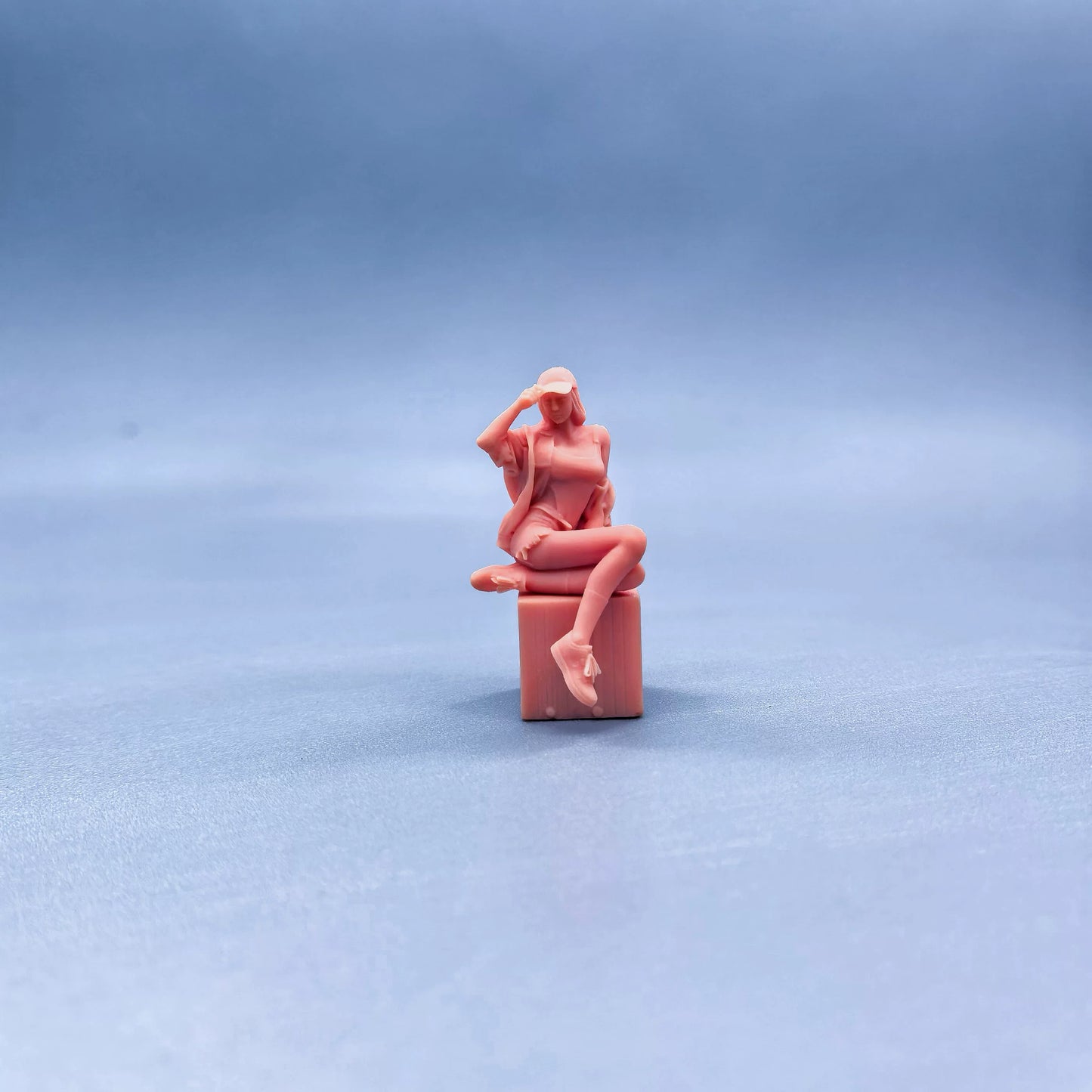 1/64 1/43 Figurines Scale Model Resin Sitting Posture Duckbill Cap Female Uncolored Miniatures Diorama Hand-painted  W701