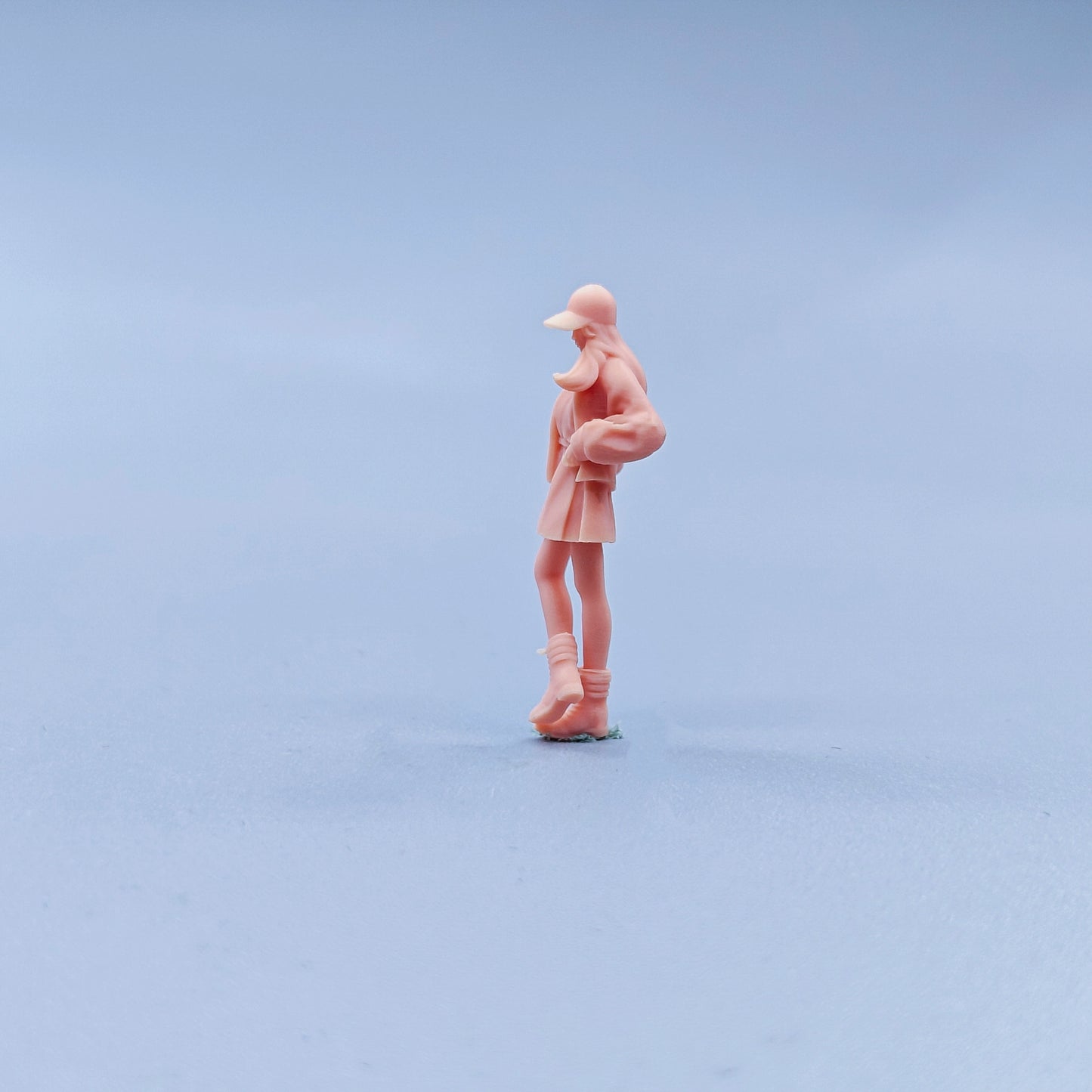 1/64 1/43 Figurines Scale Model Resin High School Student with Curly Hair and Twin Braids Uncolored Miniatures Diorama Hand-painted C511 C512