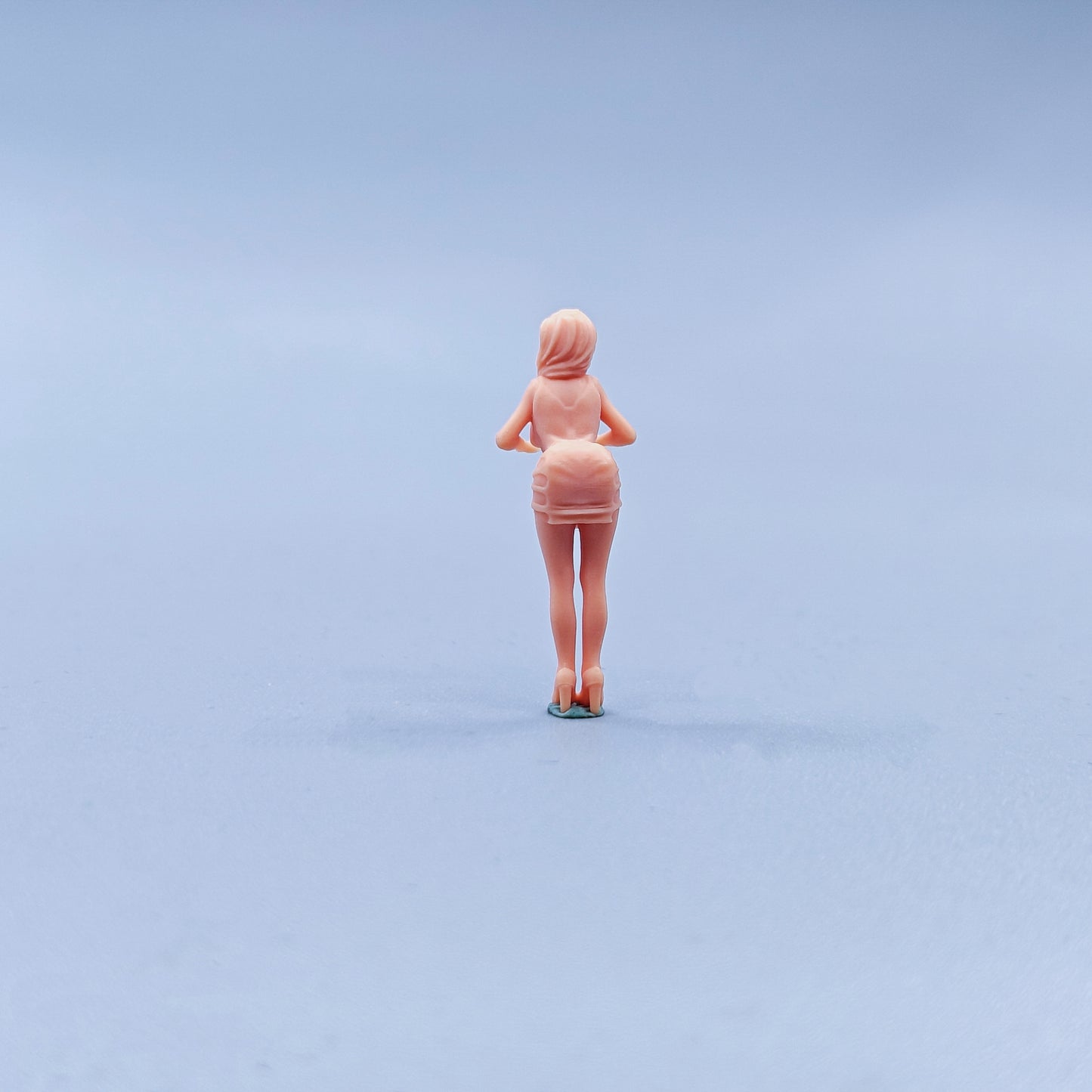 1/64 1/43 Figurines Scale Model Resin Curvy Buttocks Beauty Uncolored Miniatures Diorama Hand-painted C435