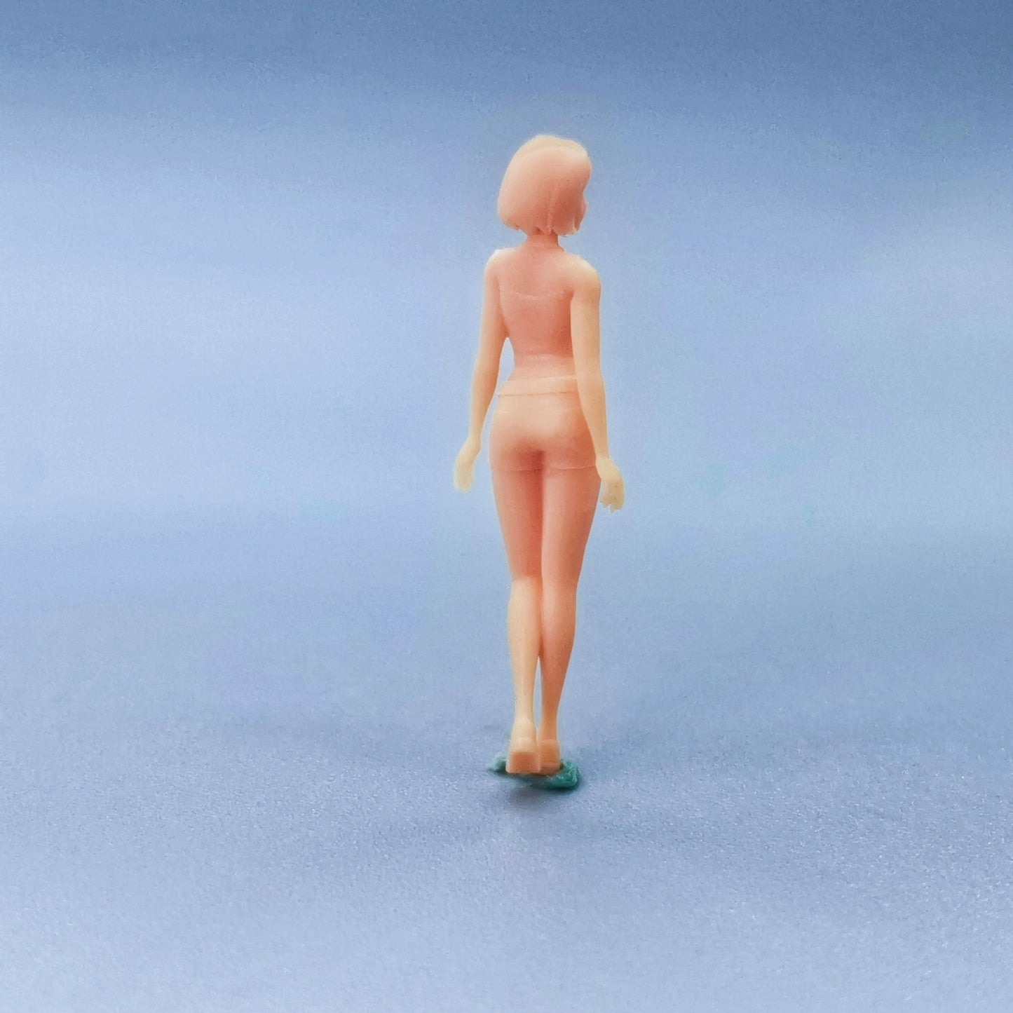 1/64 1/43 Figurines Scale Model Resin Flat Shoes Short Hair Girl Uncolored Miniatures Diorama Hand-painted C014