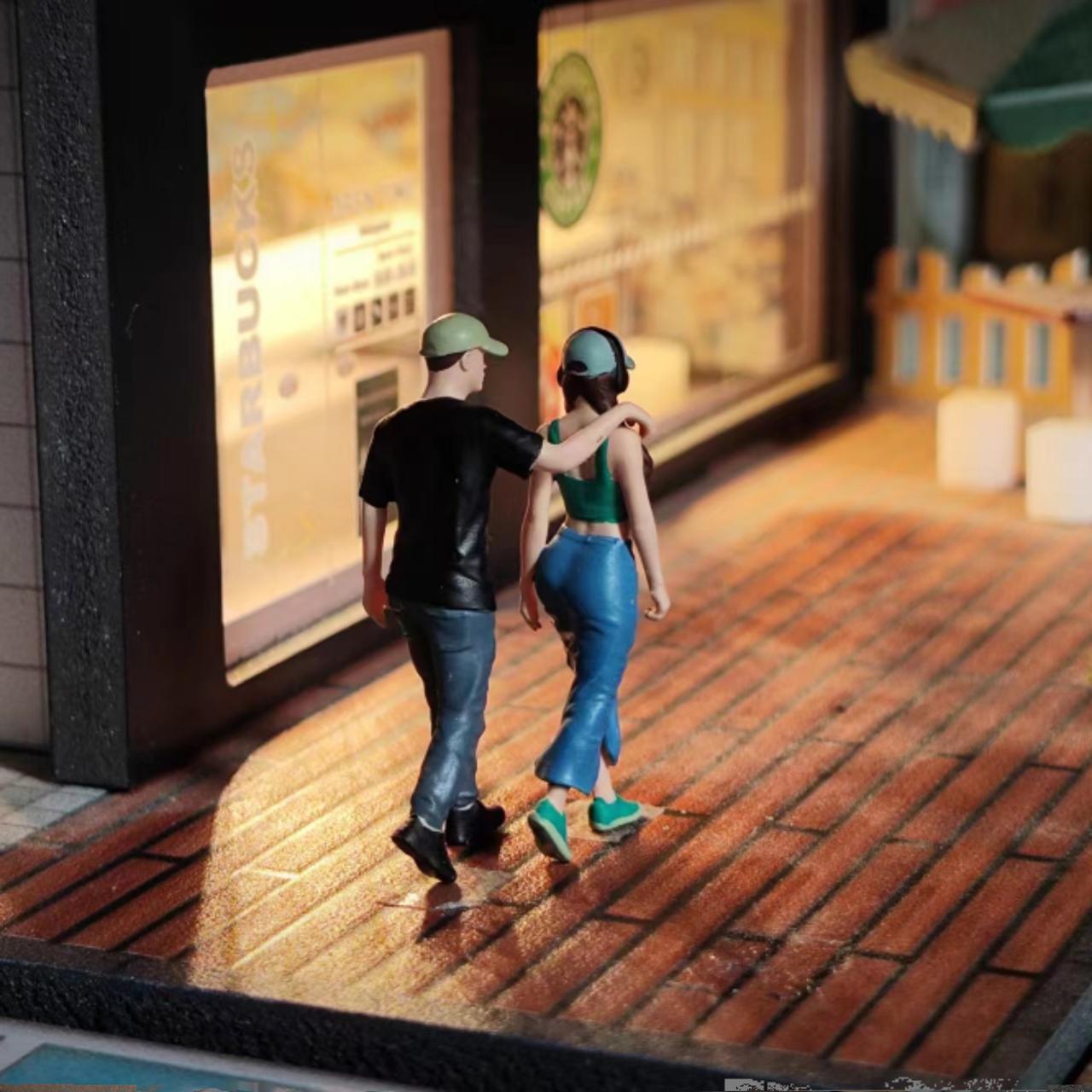 Wx-Made 1/64 Scale Figurines Model Shopping Couple Hooked Shoulders Collection Miniature Hand-painted