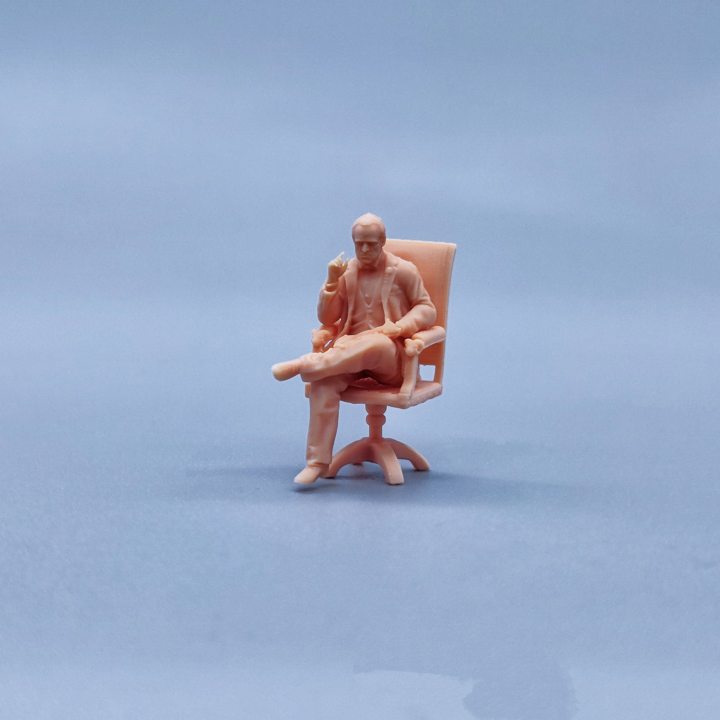 1/64 1/43 Figurines Scale Model Resin The Godfather Sitting on a Chair Uncolored Miniatures Diorama Hand-painted W434
