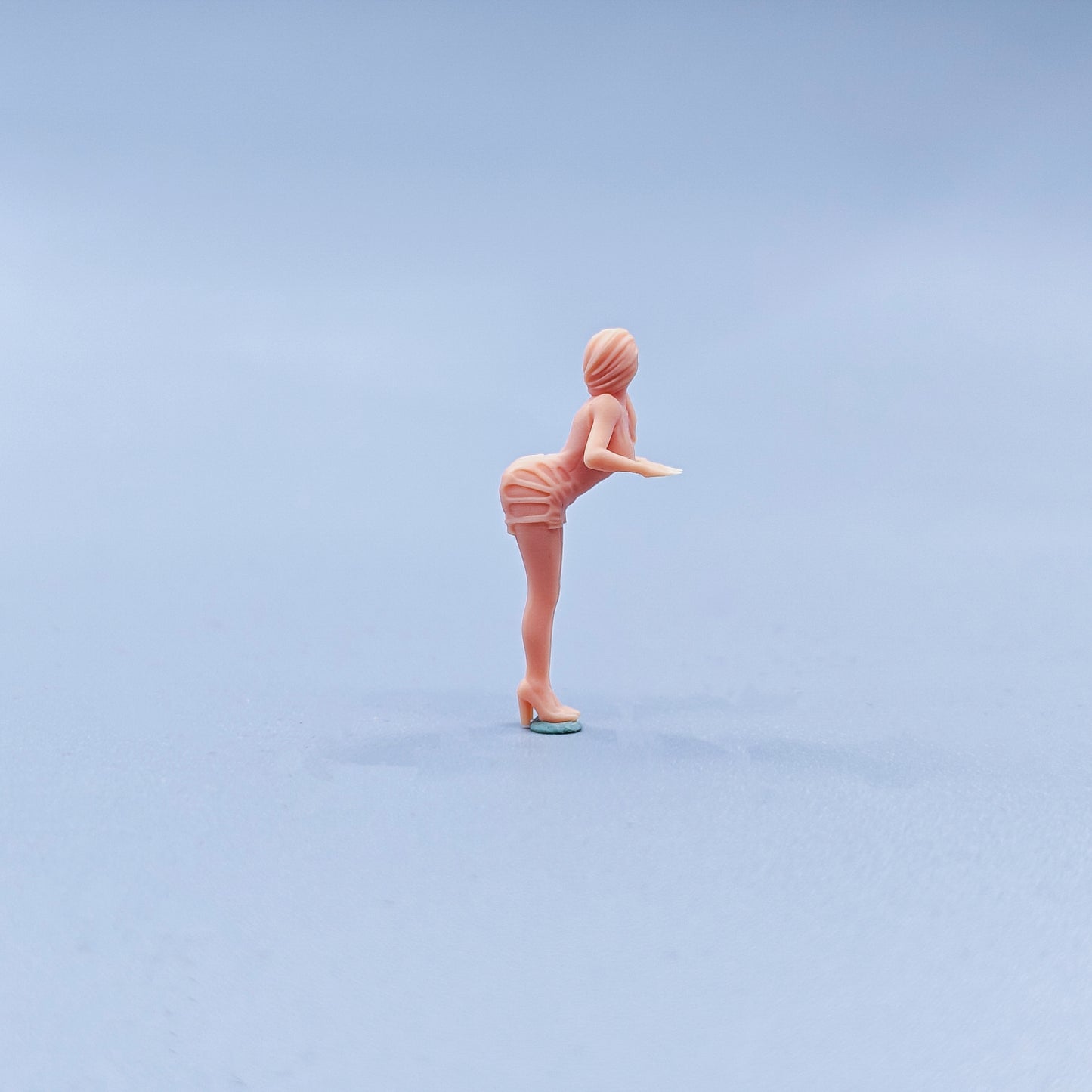 1/64 1/43 Figurines Scale Model Resin Curvy Buttocks Beauty Uncolored Miniatures Diorama Hand-painted C435