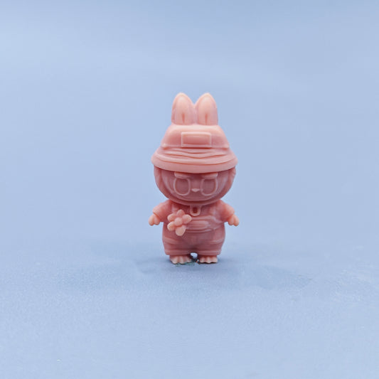 1/64 1/43 Figurines Scale Model Resin Little Rabbit Bulala Uncolored Miniatures Diorama Hand-painted D024