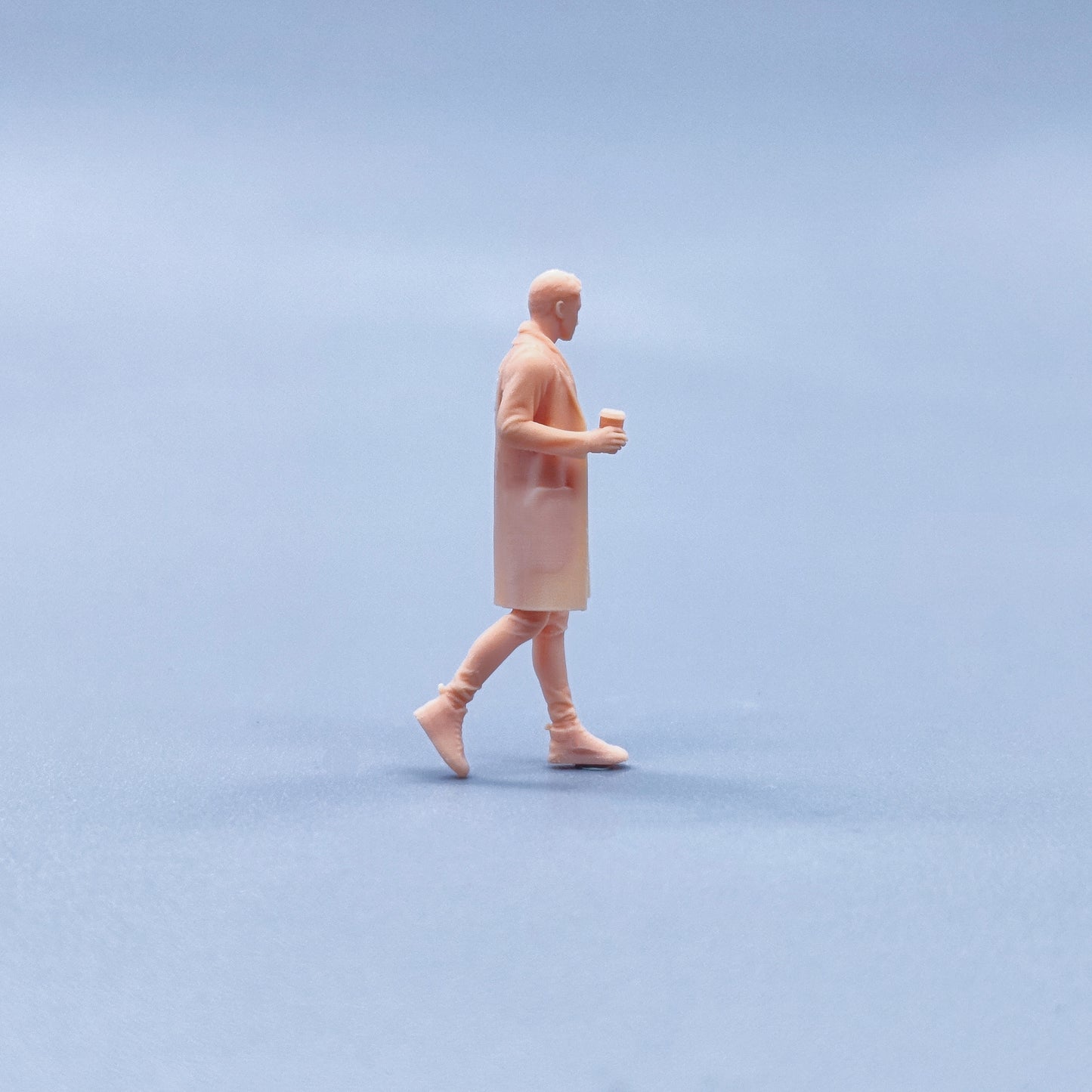 1/64 1/43 Figurines Scale Model Resin The Man Walking with Coffee Uncolored Miniatures Diorama Hand-painted W435