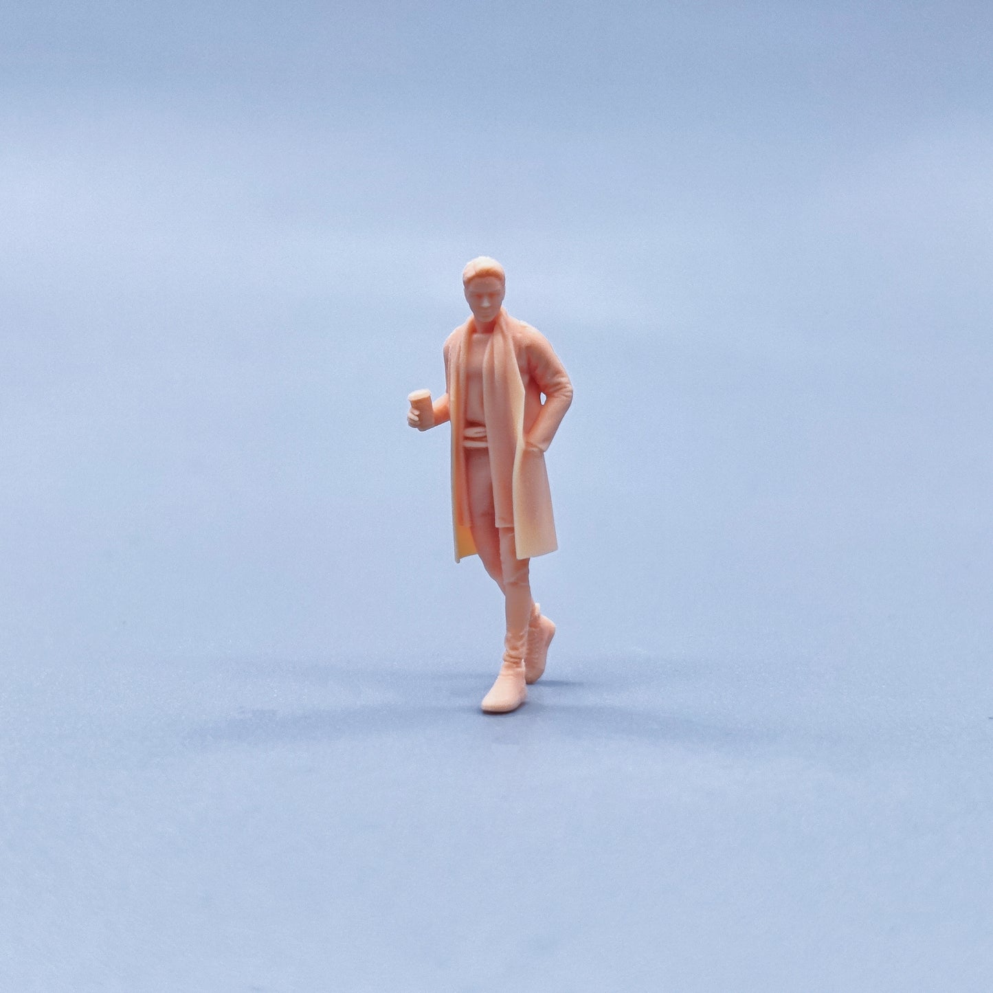 1/64 1/43 Figurines Scale Model Resin The Man Walking with Coffee Uncolored Miniatures Diorama Hand-painted W435