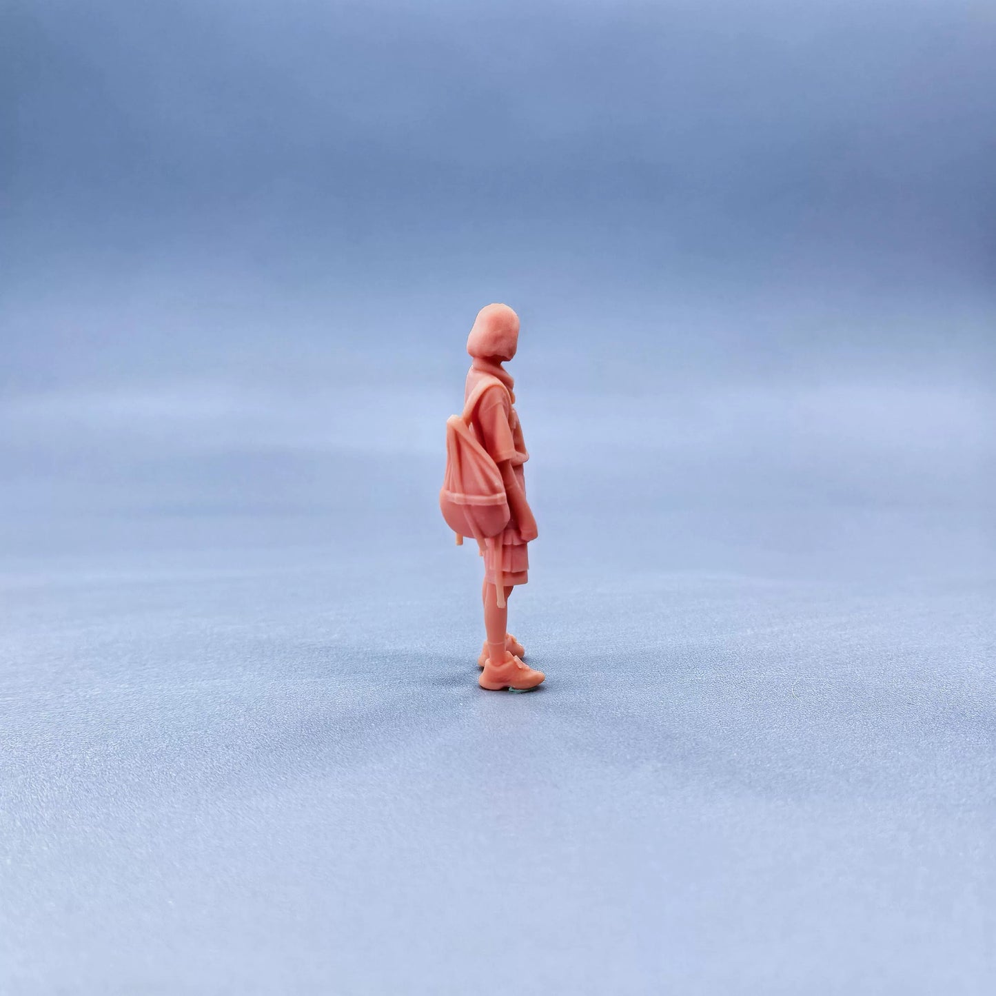 1/64 1/43 Figurines Scale Model Resin Confident Shoulder Backpack Female Uncolored Miniatures Diorama Hand-painted W707