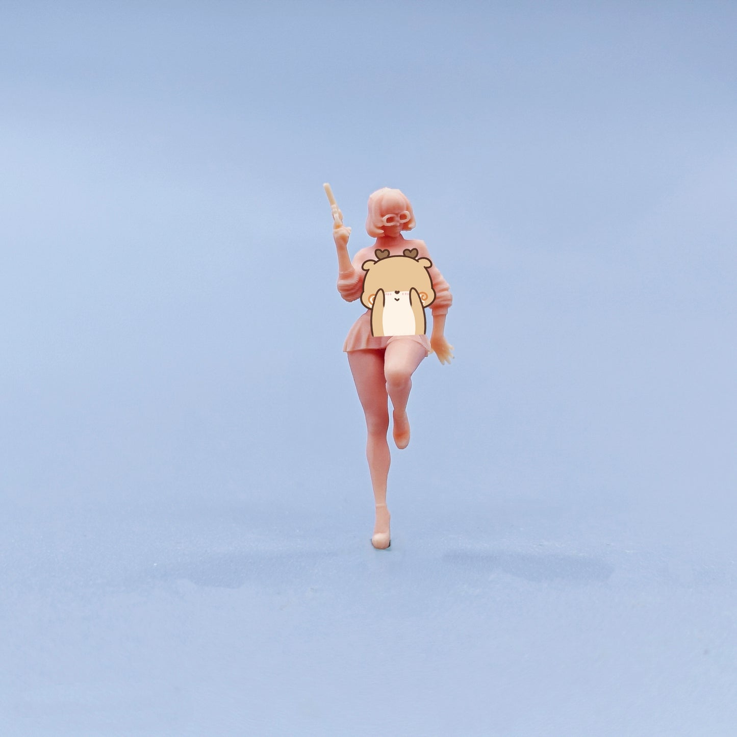 1/64 1/43 Figurines Scale Model Resin Girl Holding A Gun By Posture Uncolored Miniatures Diorama Hand-painted C721