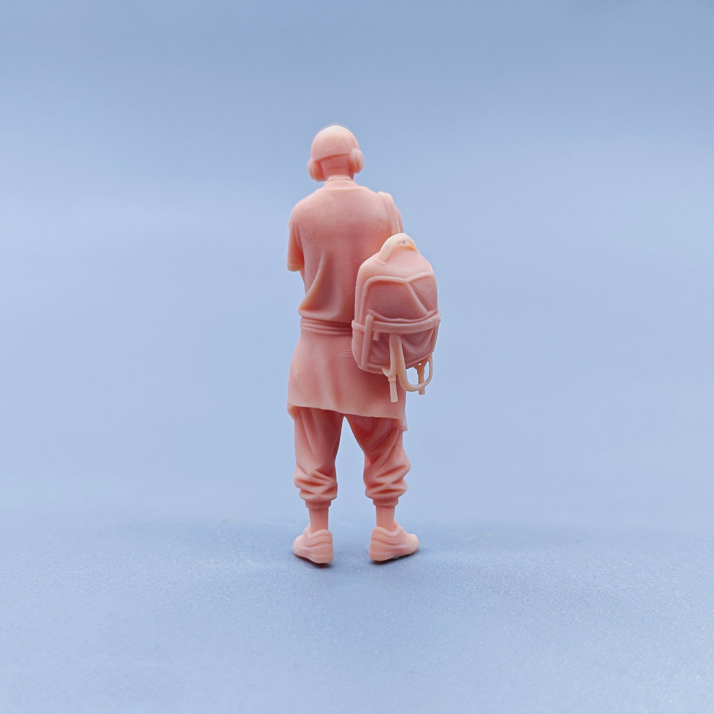 1/64 1/43 Figurines Scale Model Resin Trendy Fashion Backpack Earphones for Men Uncolored Miniatures Diorama Hand-painted D518