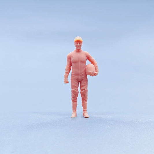 1/64 1/43 Figurines Scale Model Resin The Man in The Hat Holding A Helmet Uncolored Miniatures Diorama Hand-painted D726