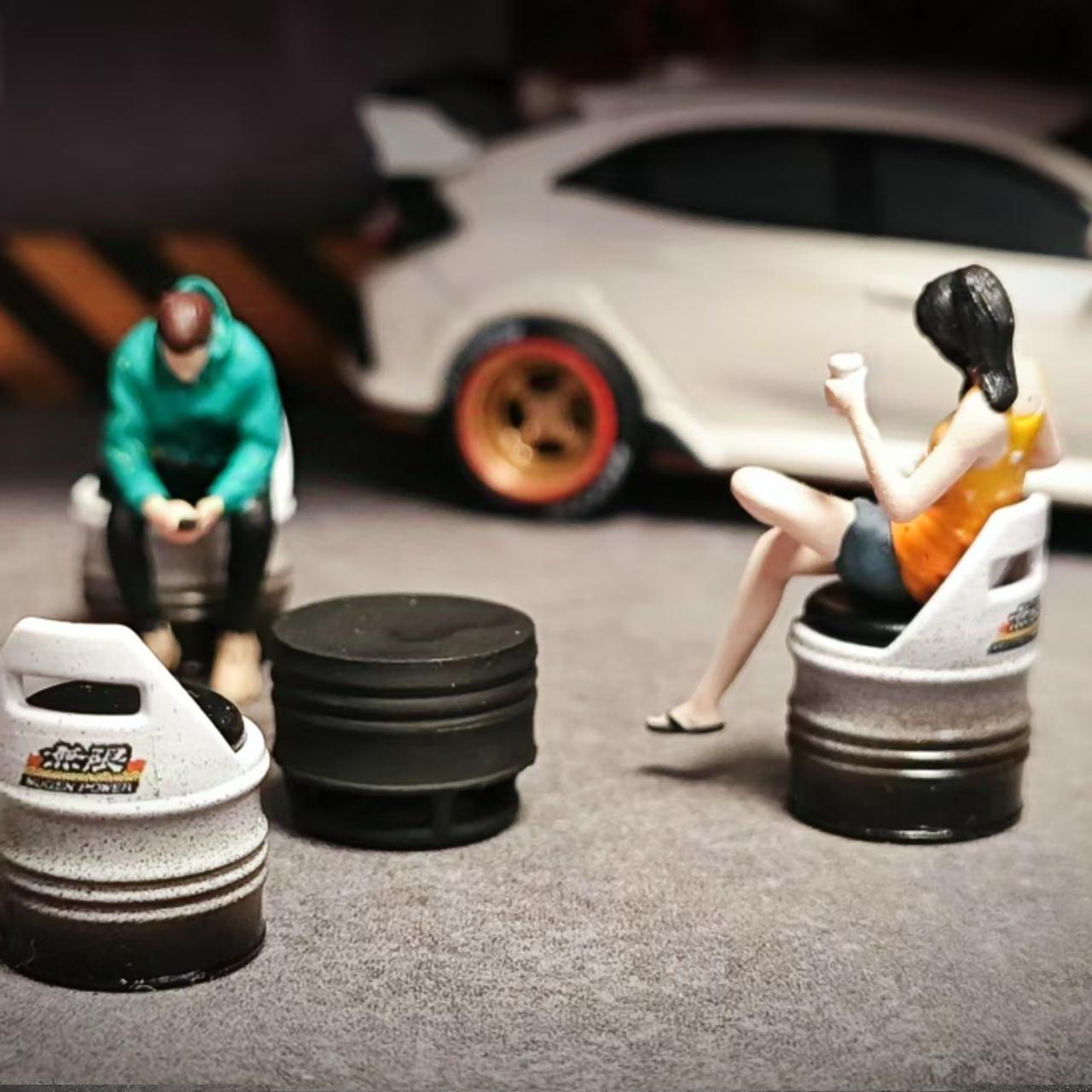 WX-MADE 1/64 scale Figurines Model Bucket Chairs 3 Chairs and A Round Table Form A Set Collection Miniature Hand-painted