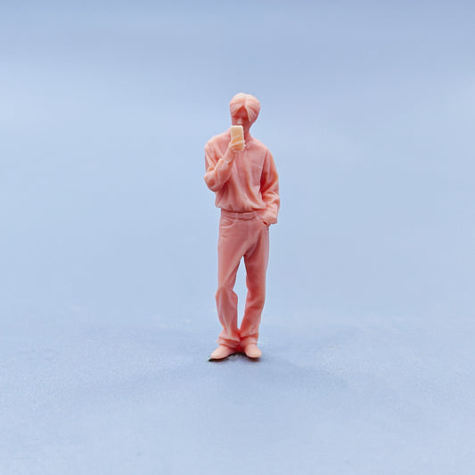 1/64 1/43 Figurines Scale Model Resin Insert Pocket and Play Phone Man Uncolored Miniatures Diorama Hand-painted D135