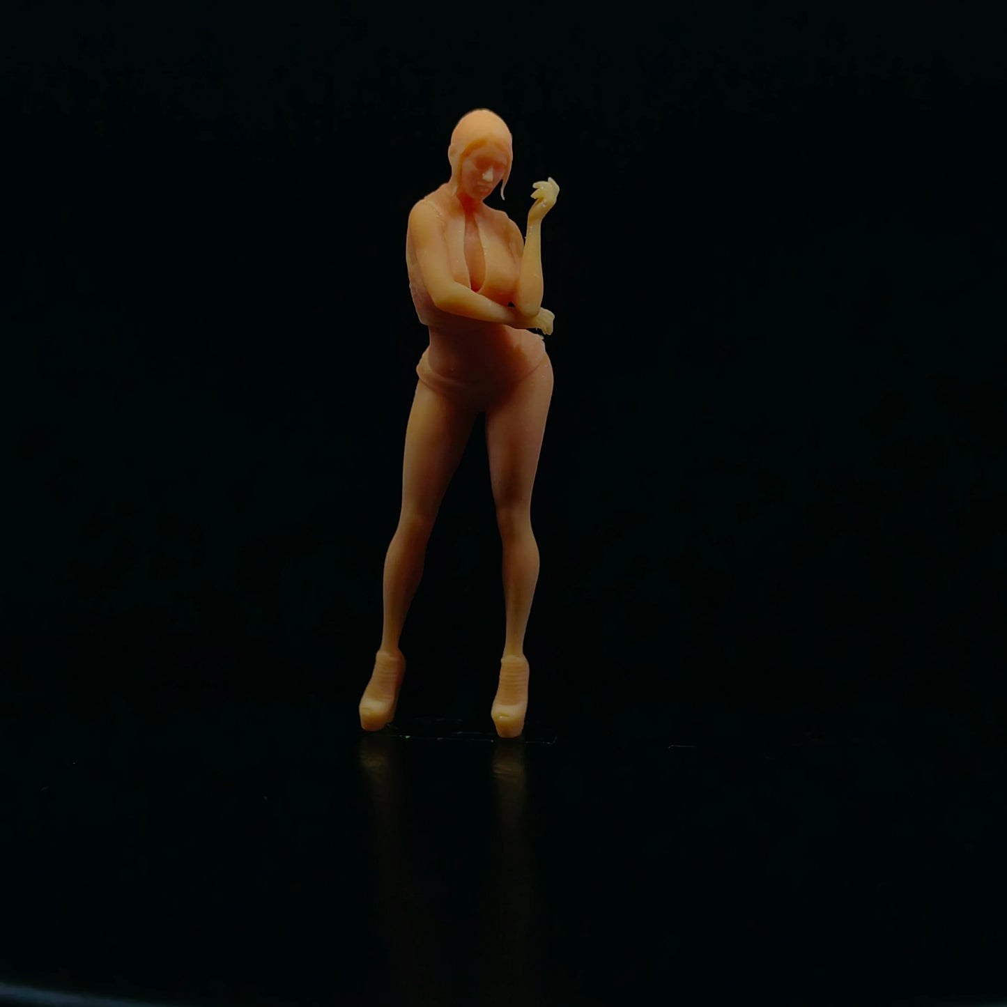 1/64 1/43 Scale Model Resin Sexy Girl with Standing Posture Uncolored Miniature Diorama Hand-painted T401