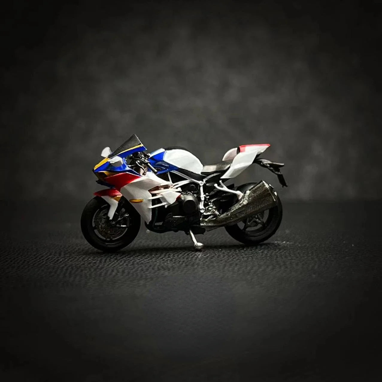 LP.Mini World Diorama 1/64 Scale Figurines Model moto Collection Miniature Hand-painted