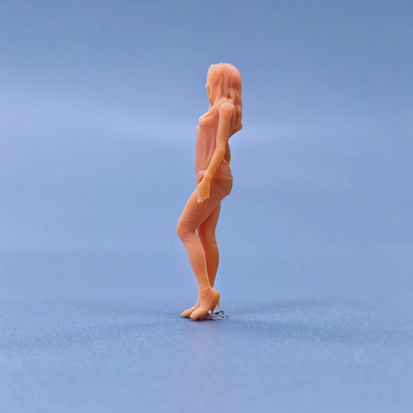 1/64 1/43 Figurines Scale Model Resin Female Standing In High Heels Uncolored Miniatures Diorama Hand-painted  L136