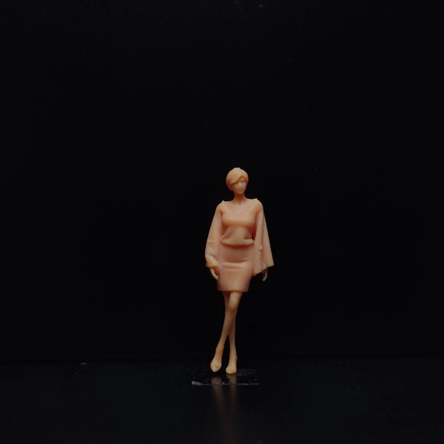 1/64 1/43 Scale Model Resin Short Haired BeautyUncolored Miniature Diorama Hand-painted S018