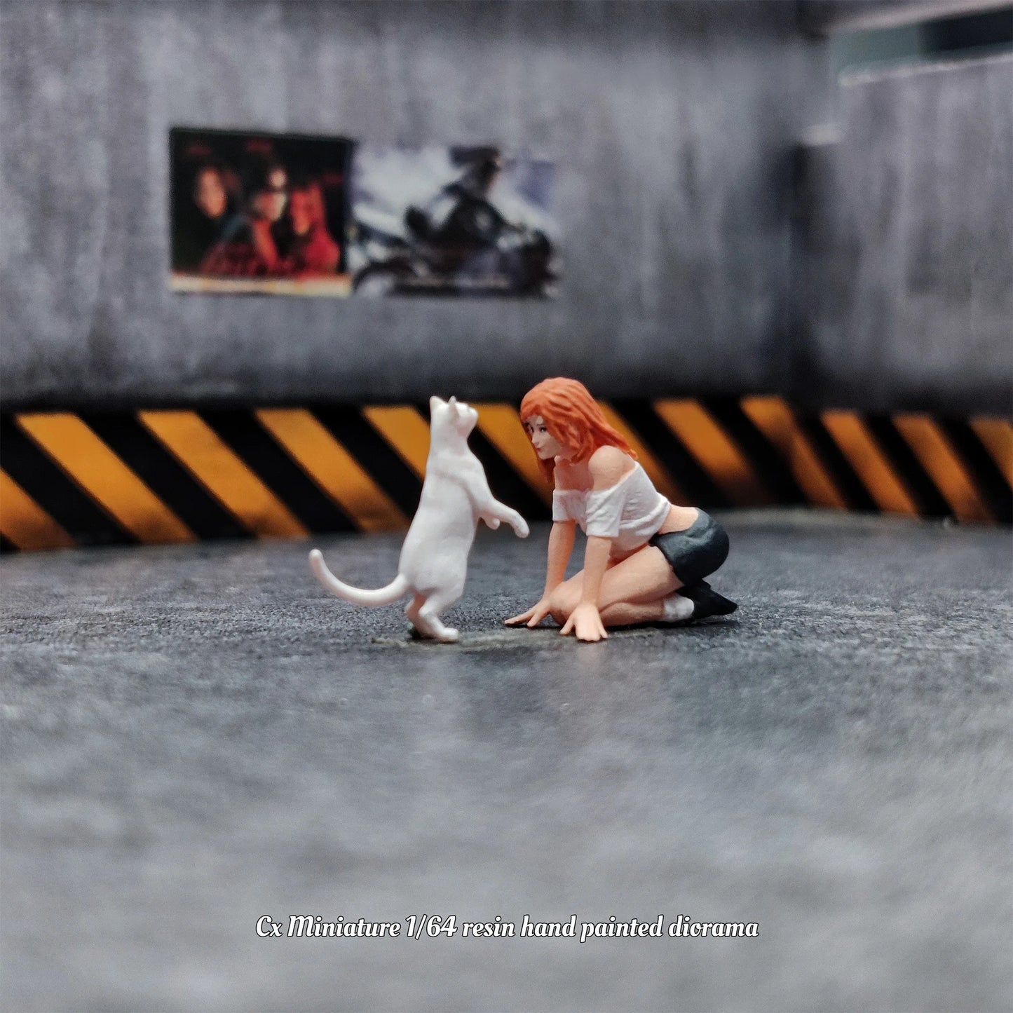 Cx Miniature Diorama 1/64 Scale Figurines Model Cat Teasing Girl 01 Realistic Characters Collection Miniature Hand-painted