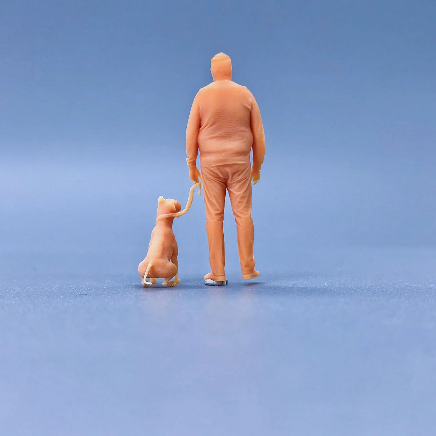 1/64 1/43 Scale Model Resin Fat Man Walking The DogUncolored Miniature Diorama Hand-painted S528