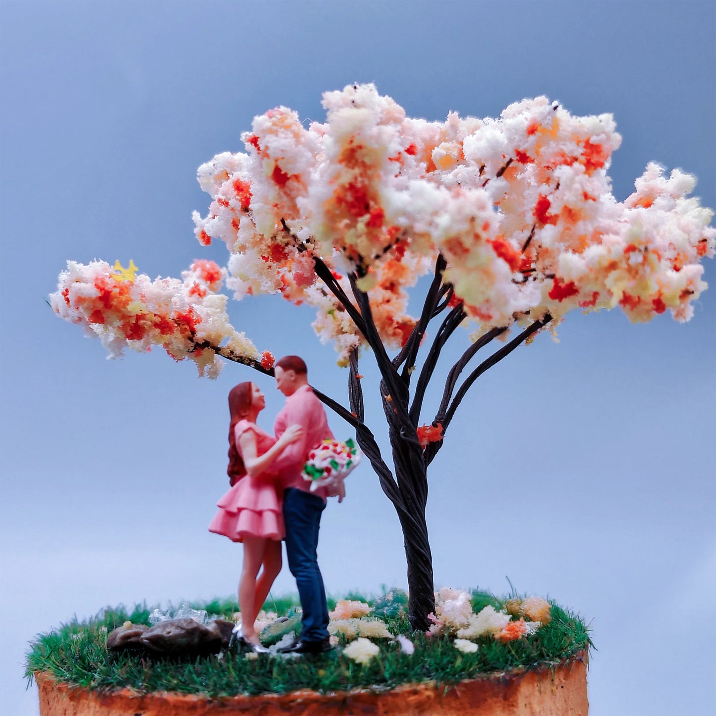 Lucky Studio Diorama 1/64 Scale Figurines Model Romantic Couples Embrace Sweetness Collection Miniature Hand-painted