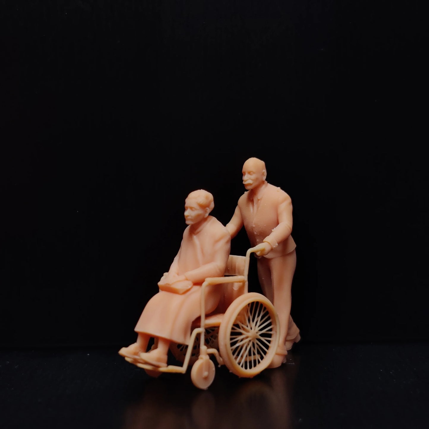 1/64 1/43 Scale Model Resin Grandpa Pushed GrandmaUncolored Miniature Diorama Hand-painted T525