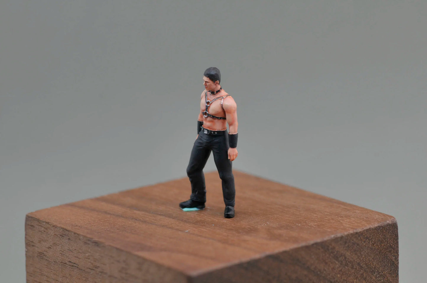 SZ Produced 1/64 diorama minifigure philosophy van series car model doll ornament
