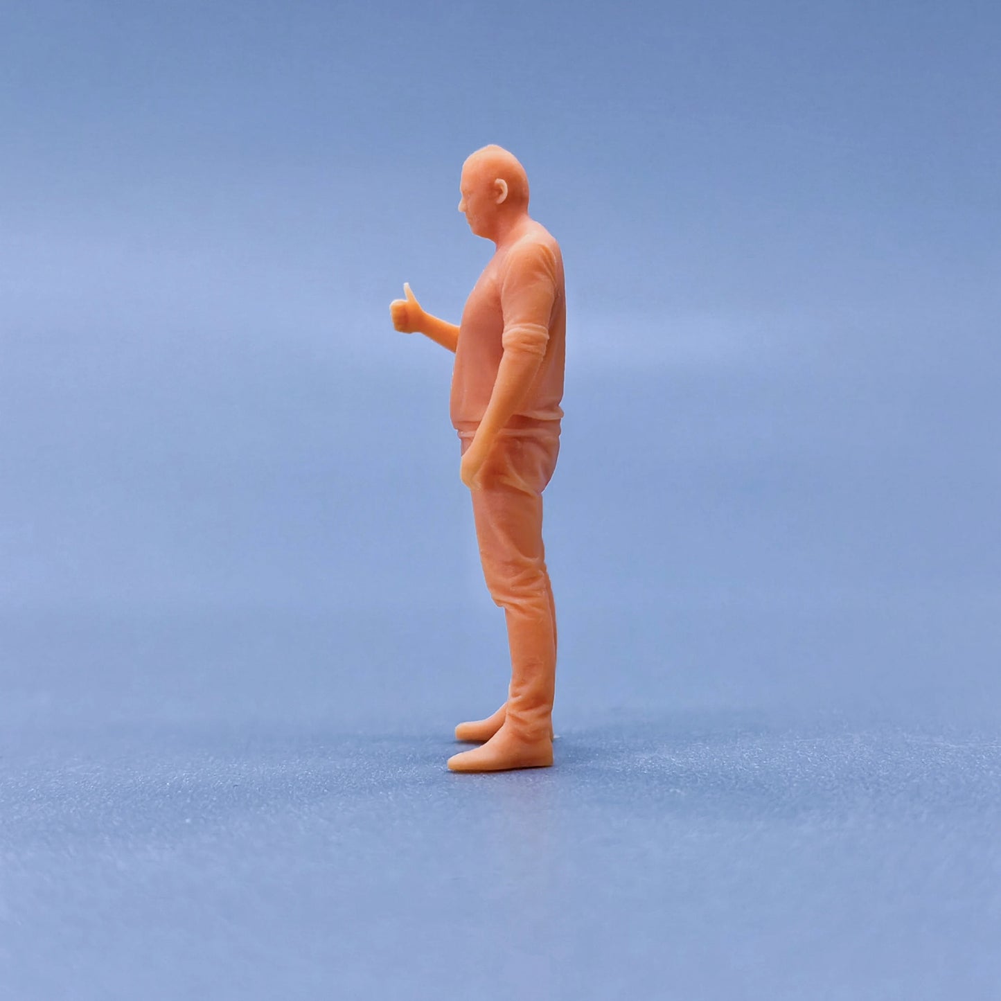 1/64 1/43 Figurines Scale Model Resin Standing with Thumbs Up, Male Uncolored Miniatures Diorama Hand-painted L203