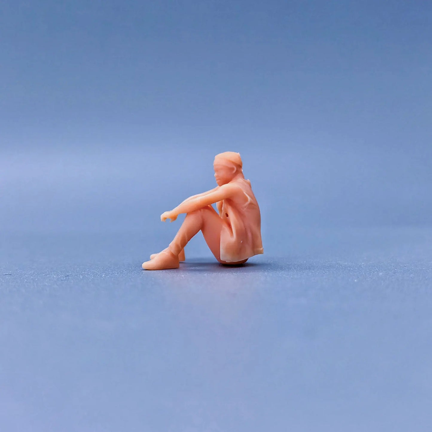 1/64 1/43 Scale Model Resin Young Man Sitting on The GroundUncolored Miniature Diorama Hand-painted S522