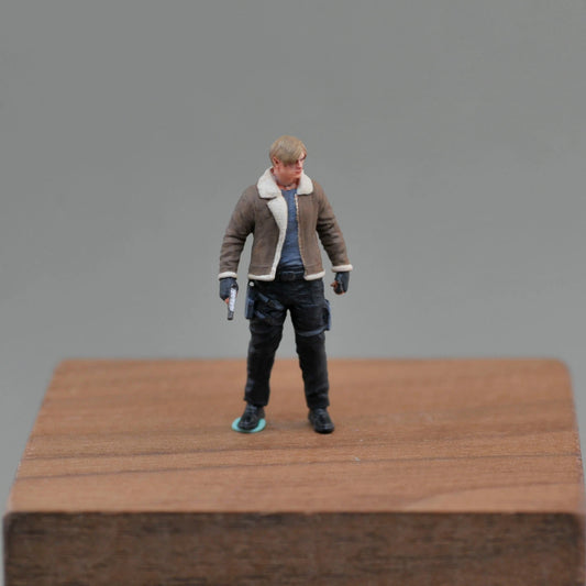 SZ Produced Diorama 1/64 Scale Figurines Model Lyon Film Characters Collection Miniature Hand-painted