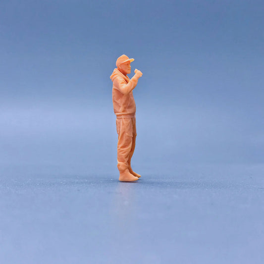 1/64 1/43 Scale Model ResinA Hooded Man Speaks with A Microphone Uncolored Miniature Diorama Hand-painted S612