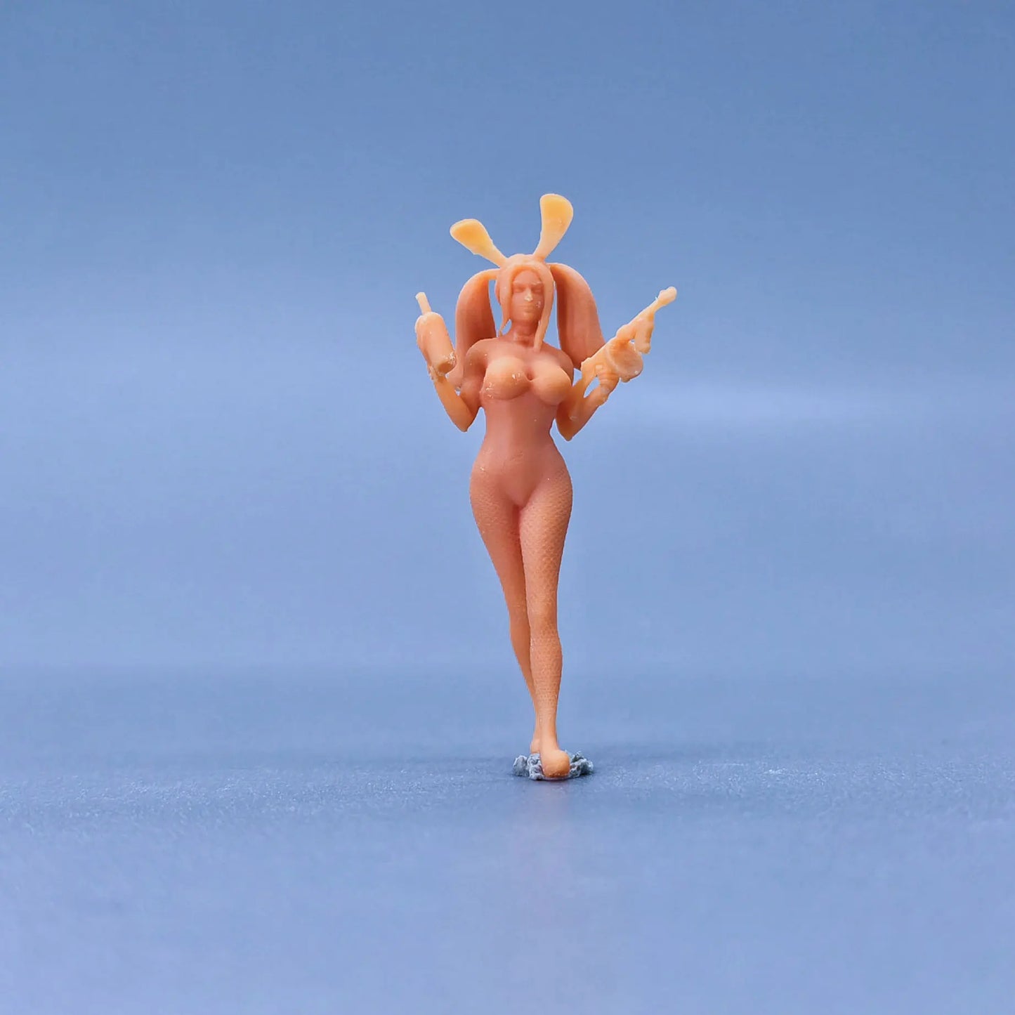 1/64 1/43 Figurines Scale Model Resin Squatting 18 and Bunny Girl Ugly Girl Uncolored Miniatures Diorama Hand-painted S332